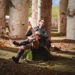 Dungeons & Dragons: Honor Entre Ladrones Golden Archive Figura Edgin 15 cm