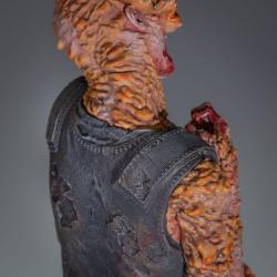 The Last of Us Part II Estatua PVC Armored Clicker 22 cm