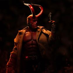 Hellboy Estatua 1/4 Deluxe Art Scale Hellboy 68 cm