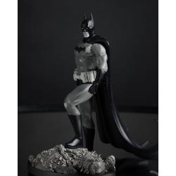 DC Direct Estatua 1/10 Batman by Bjorn Barends (Black White) 18 cm