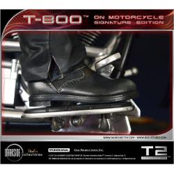 Terminator 2Estatua T-800 On Motorcycle Limited Signature Edition 70 cm