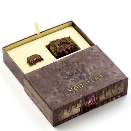 Set regalo llavero + pin Monster Book Harry Potter