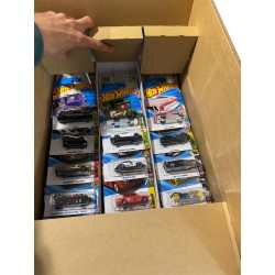 PACK 12 Hot Wheels Tarjeta Larga. EN TIRA (CLIPSTRIP). CAJA C 2026