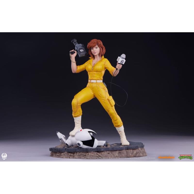 Tortugas Ninja Estatua Premier Series 1/4 April O'Neil 46 cm